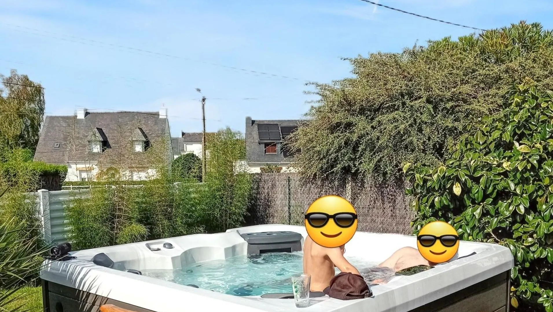 Holiday home Maison Charmante A Concarneau Avec Spa Exterieur